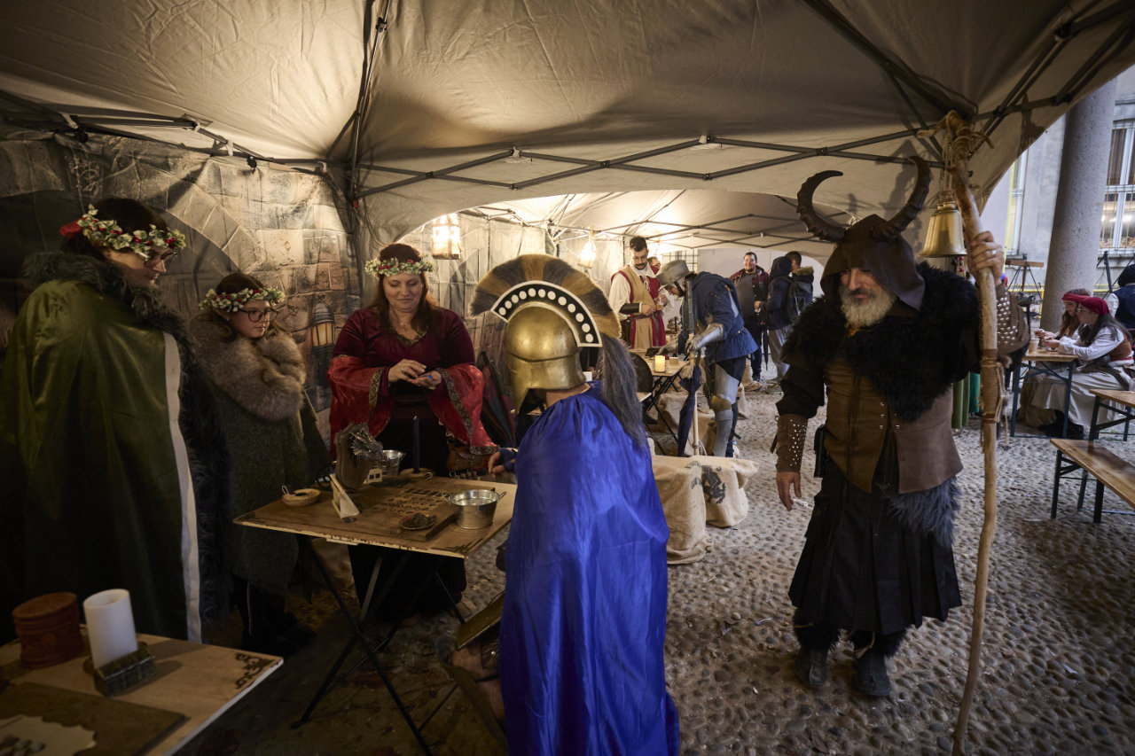 Taverne, enigmi e un tendone oscuro: arriva la Compagnia del Fauno